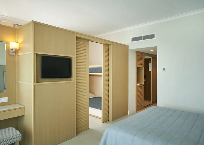 Отель Sunrise 5*